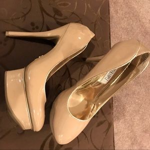 Jennifer Lopez heels